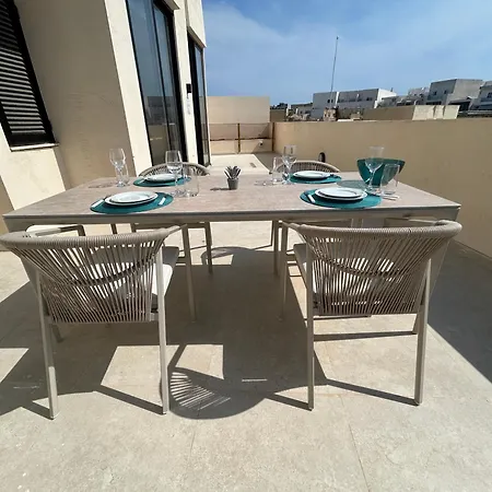 Rural Retreat - Bright With Large Terrace *
