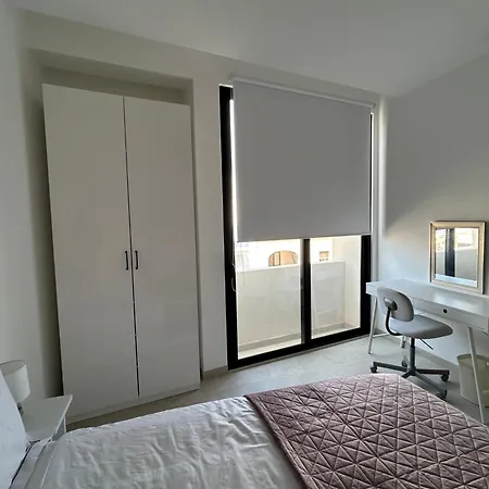 Rural Retreat - Bright With Large Terrace Apartment Gharghur